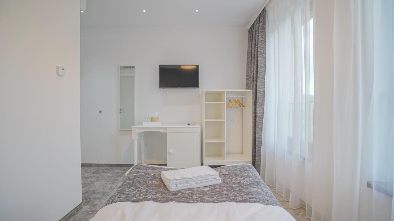 Monarch House Hotell Braşov Exteriör bild
